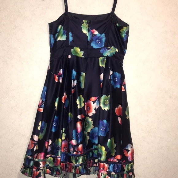 Jessica Simpson dress - Picture 4 of 7